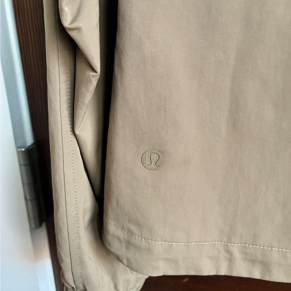 Lululemon Cropped Jacket - Picture 2 of 4